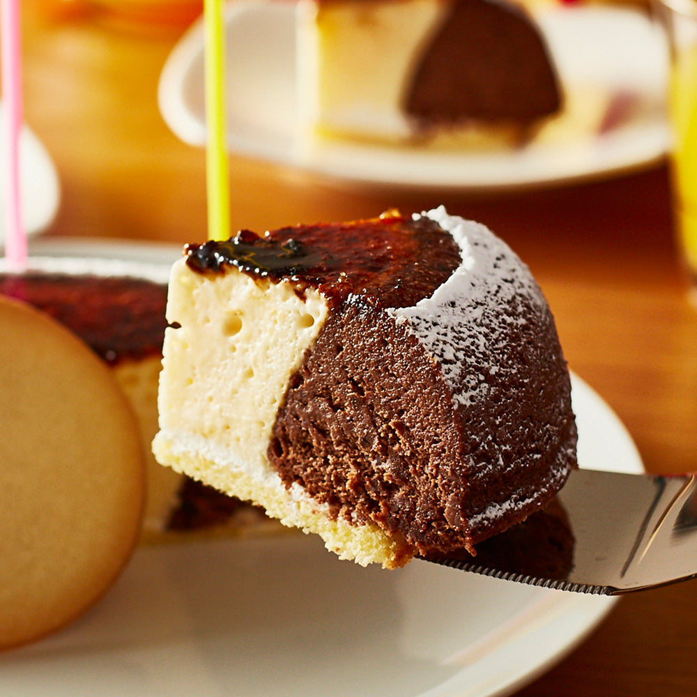 Tenku Cheesecake Chocolate with customizable printed cookie