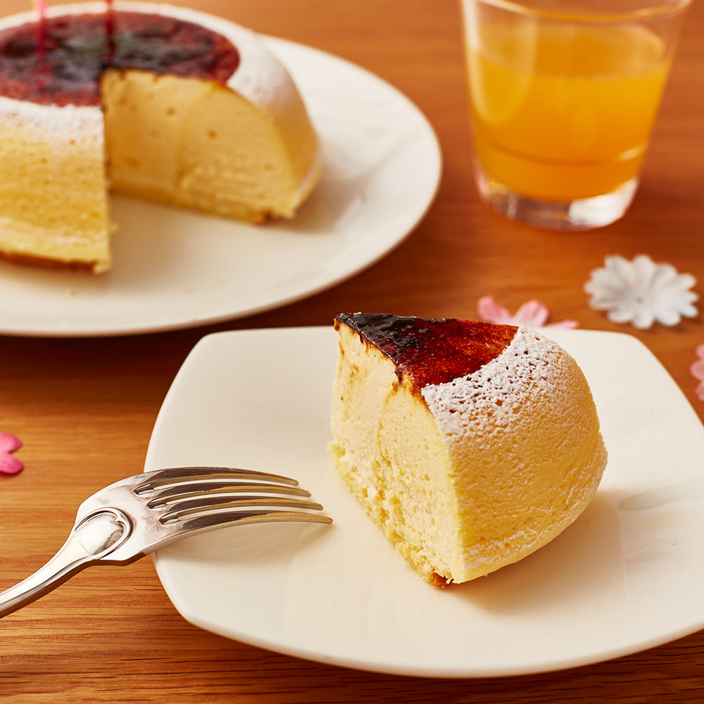 Tenku Cheesecake with customizable printed cookie