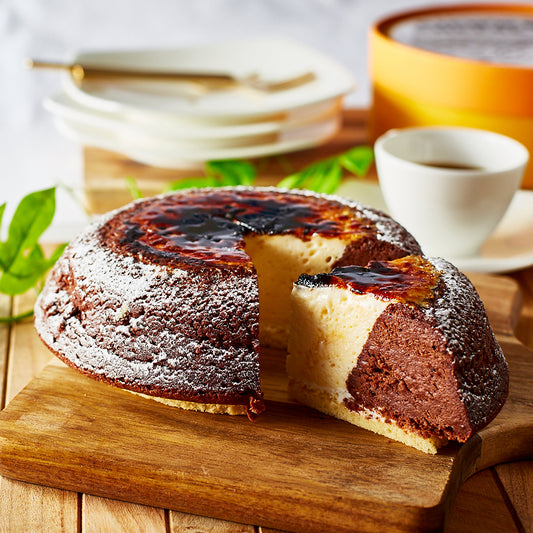 Tenku Cheesecake Chocolate with customizable printed cookie