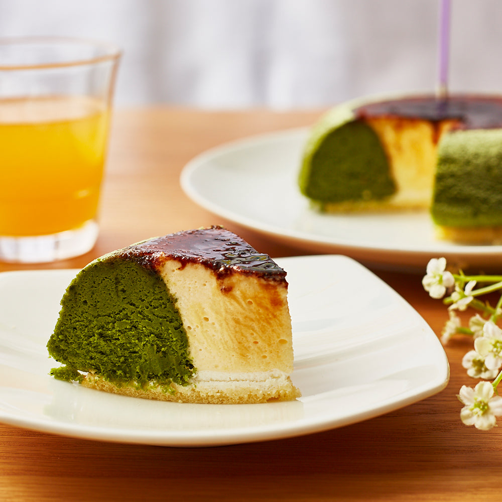 Tenku Cheesecake Rikyu Matcha with customizable printed cookie
