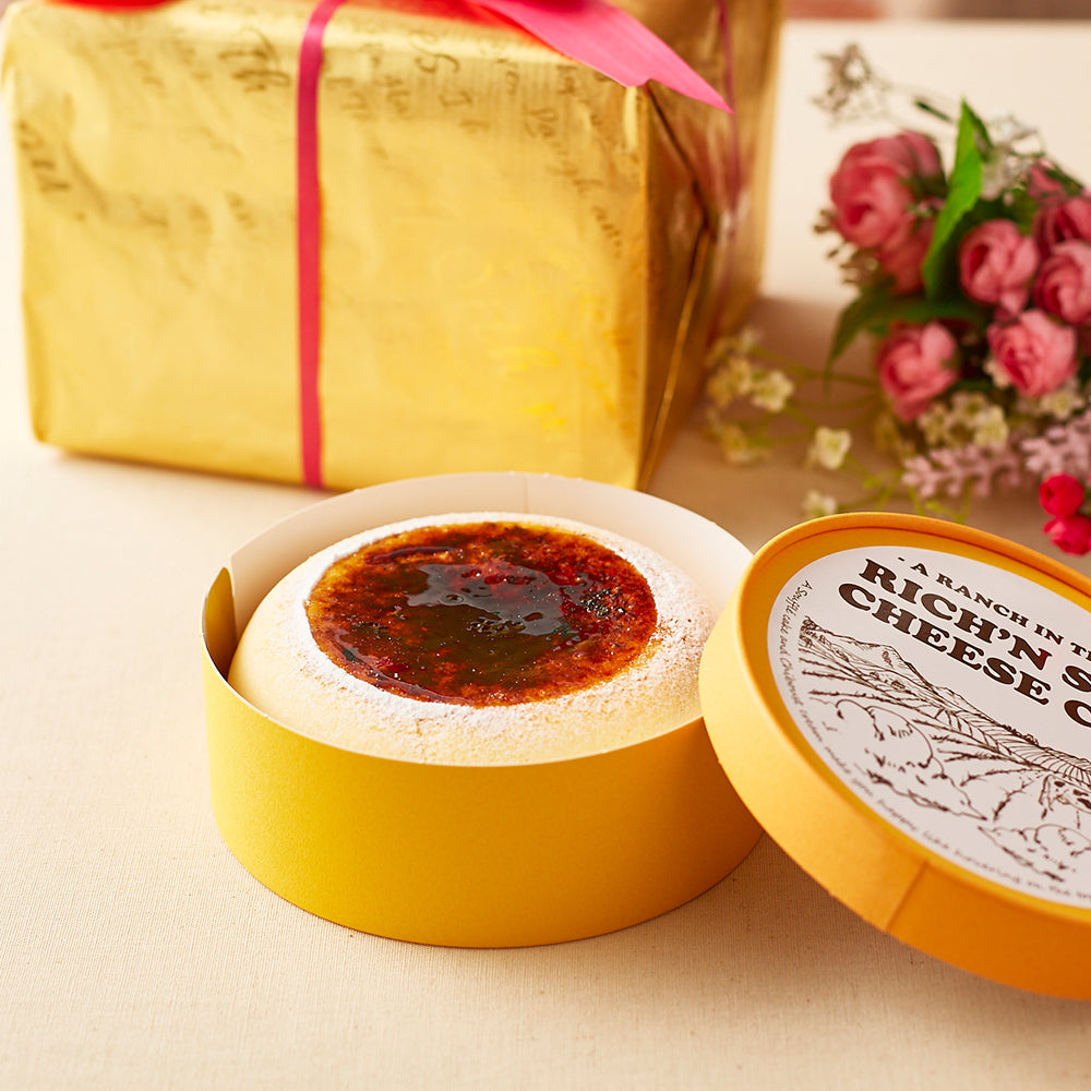 Tenku Cheesecake with printed cookie