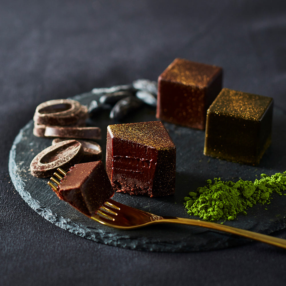 Terrine chocolate cubes (assortment: chocolate, tonka beans, matcha)